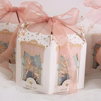 5/10 adet Atlıkarınca Düğün şeker kutusu Romantik Desen Kağıt Ambalaj Hediyeler için Kale şeritli kutu Parti Ev Dekorasyonu
