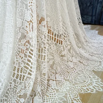 Fabrika Fiyat Fransız Chantilly Dantel Kumaş 150x300cm Parça başına Kirpik Dantel Kapalı beyaz Bayan Elbise Yapımı Dantel 2020 YENİ