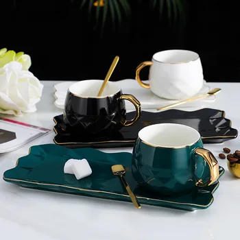 Çin Seramik kahve fincanları kupalar içecek çay bardağı ve altlık Yaratıcı kahve fincanı seti kahvaltı fincan Çay
